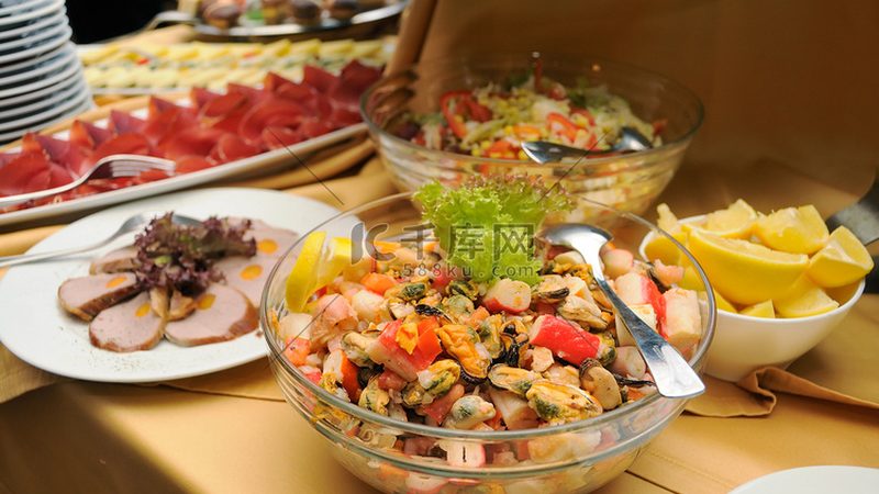 揭秘生日蛋糕制作：原料背后的秘密