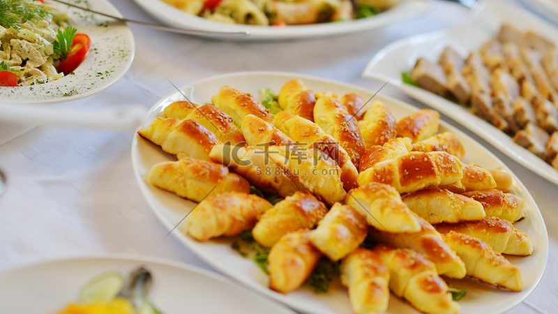 烘焙食品OEM样品试制：从原料到成品的关键步骤